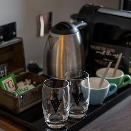 Village Hotel Birmingham Уолсолл Экстерьер фото