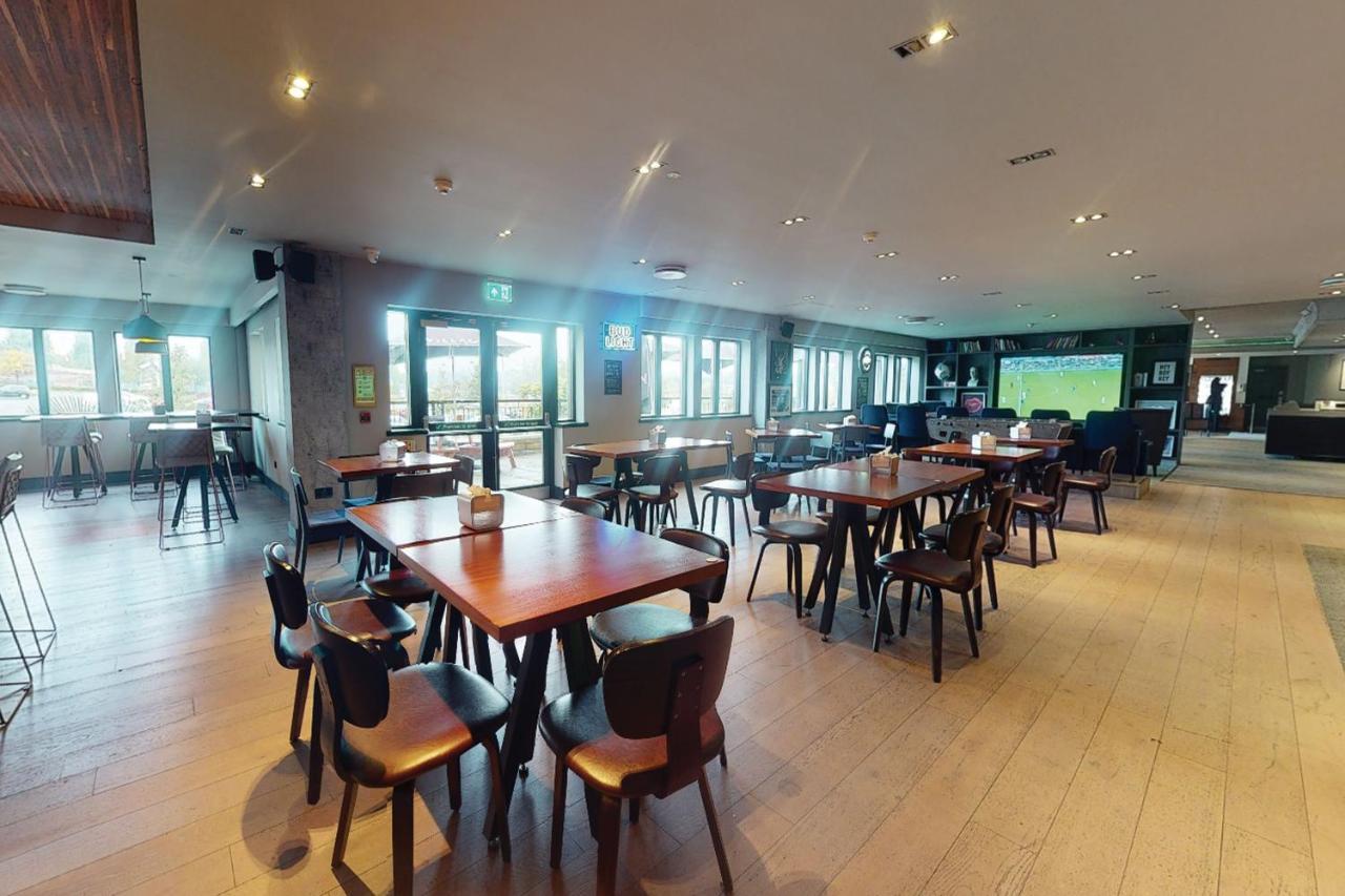 Village Hotel Birmingham Уолсолл Экстерьер фото