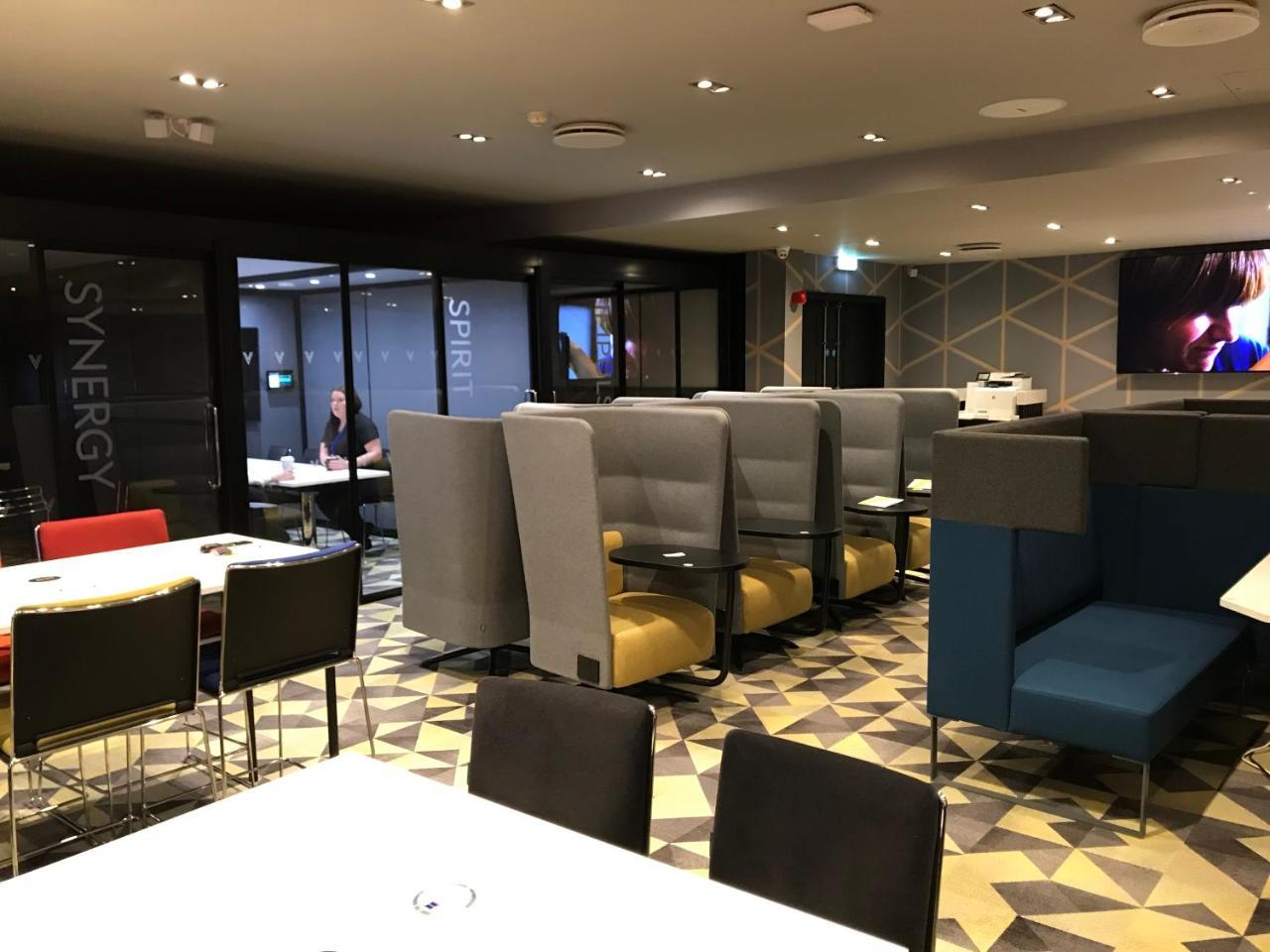Village Hotel Birmingham Уолсолл Экстерьер фото
